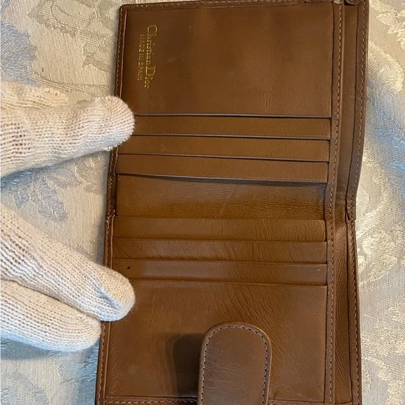 CHRISTIAN DIOR VINTAGE HONEYCOMB COLLECTION SHORT WALLET - Picture 3 of 11